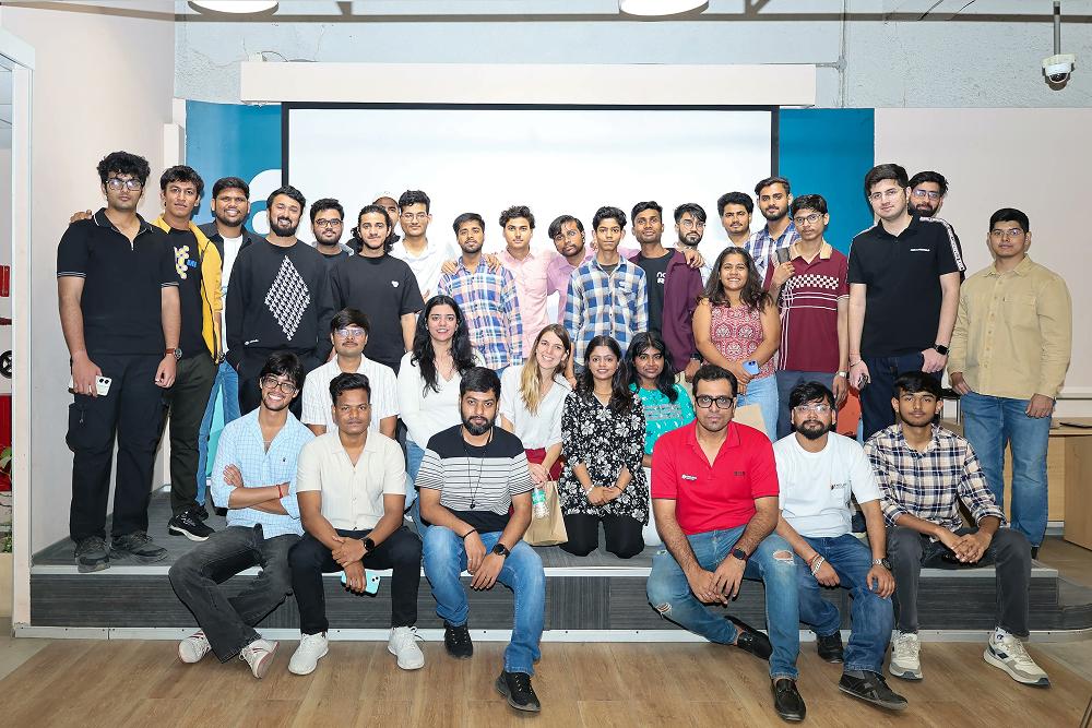 A Road to Devcon community group photo