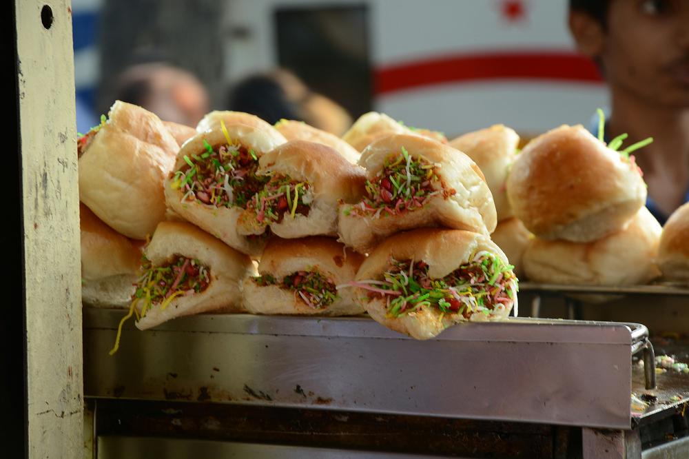Freshly prepared snacks at a Mumbai food stall